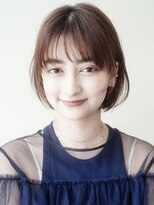 顔まわりレイヤーが大人可愛い♪ぱつっと耳かけ小顔ボブ