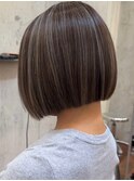 ハイライトカラーミルクティーベージュレイヤーカット