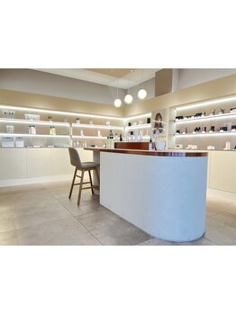 大人女性のための上質空間◆年齢と共に変化する髪のお悩みに、プロのスタイリストが親身に寄り添い提案！