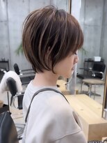 ラフ 新宿(Laff)&nbsp;新宿　大人可愛い　ハイライトカラー　白髪ぼかし　ショートボブ