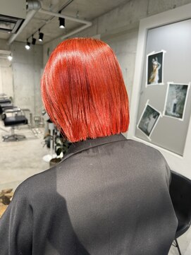 イー(Ii) 鮮やかなブラッドオレンジヘア/ボブ
