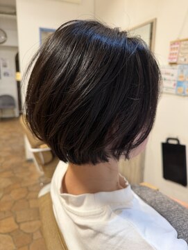 アンジュ ラヴィ(Ange Lavie) 襟足すっきりショートボブ