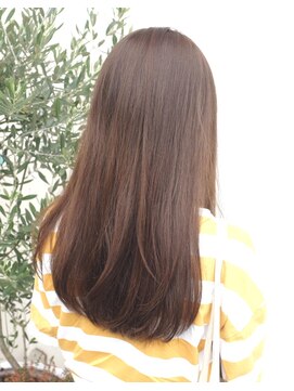 モカ ヘアーデザイン(moca HAIR DESIGN) 透け感のある濃いベージュのロング