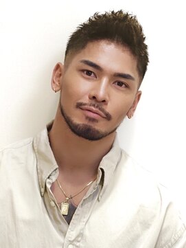 ベーア メロー(Bar mellow) 外国人風ワイルドフェードカット【ホワイトハイライト】