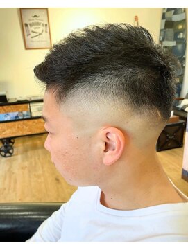 ディ グラント(D GRANT) 【外国人風】BARBERスキンフェードスタイル☆