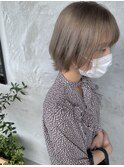 ホワイトベージュ