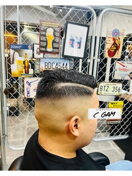 アルファベットシーガム(C gam) これがハイスキンフェードやな