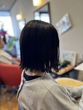 ヘアモード 美結(hair-mode) 外ハネ/切りっぱなしボブ/くびれレイヤー/ガーリー