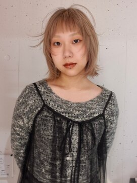 シティ(sity.) ブリーチカラー　ホワイトベージュ　レイヤーカット　天神大名