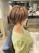シェリー(Cherie) ツヤカラー丸みショート