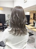 レイヤーカット オリーブベージュカラー イルミナカラー