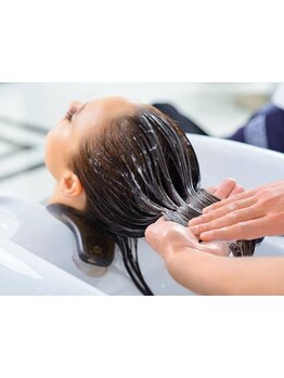 お客様の髪質に合ったトリートメントをご提案◎思わず触りたくなるような艶と柔らかな質感を叶えます♪