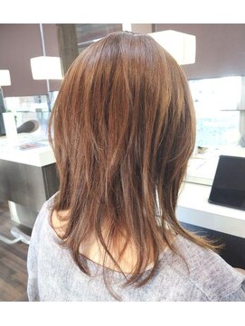 エノモト(ENOMOTO) 小顔ミディアムレイヤーカット×チョコレートブラウン艶カラー