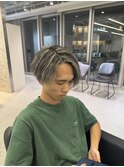 金髪メッシュ