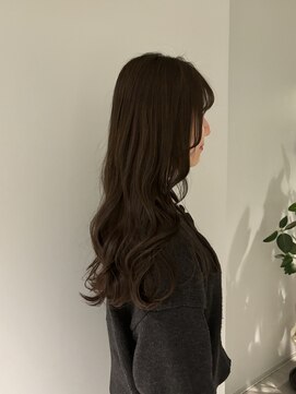 ケリーアン 太田(kelly.un) オリーブベージュ / オリーブカラー / やわらかくみえるカラー