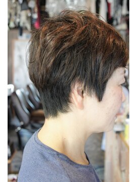 オーバーキャプテンネイキッド(OVER CAPTAIN NAKED) ミセスのスッキリショート＊骨格補正カット