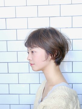 スリー スタンド(THREE STAND) 「THREE」青戸智史　アンニュイ　小顔　ショートボブ