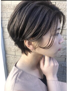 トルネード(TORNADO) 透明感ハンサムショート ハイライト インナーカラーグレージュ