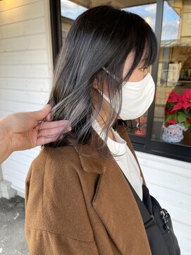 ノイズ(Noi'z) インナーカラーとシルバーグレー