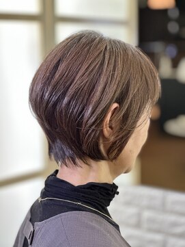 トランクサロンカッパード ポイント高めの前下がりボブ