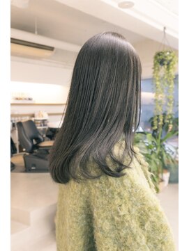 シカ(sica) ブリーチなしのオリーブグレージュ