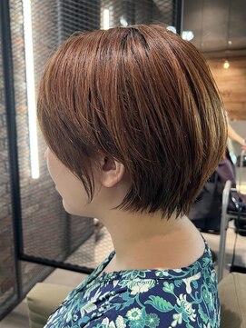 ベイショア(Bay Shore NY) ニュアンスカラーフレンチカジュアルぱっつん前髪アースカラー