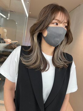 サイン 渋谷(SIGN) インナーカラーレイヤーカットイヤリングカラーミディアムヘア