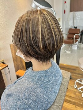 ダブル(W) 艶髪カラー×丸みボブ