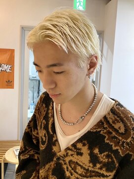 ルーム(Loom.) メンズブロンド刈り上げショートスタイル