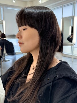 ソレア(solea) 個性をいかすロングウルフヘア