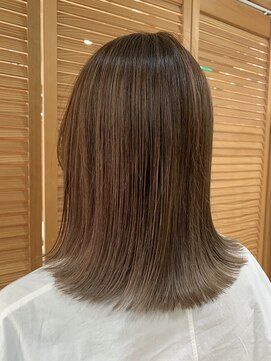 ウィルゴ(VIRGO) 大人切りっぱなしボブ/ベージュカラー/ハイライト/透明感