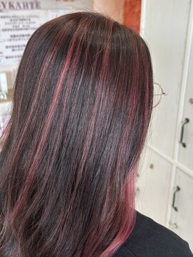 ジール(zeal) ピンクハイライト　ミディアムヘア/暗めカラー/成田