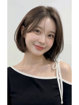 顔周りのレイヤーボブ