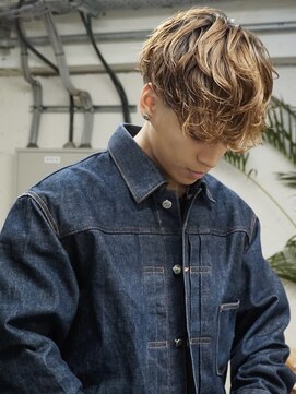 ノラ シブヤ(NORA) ハイライトテーパーフェードプードルパーマスペインカール