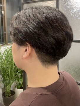 ガイ ラタン ウエスト(GUY lattan west) MEN'S/松戸駅/リバースセンターパート/フェザーパーマ