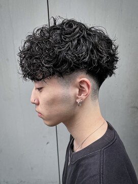 men's salon Gaudi 西宮北口店【メンズサロン ガウディ】【4月3日OPEN(予定)】 波巻きツイストスパイラルパーマ×刈り上げツーブロックマッシュ