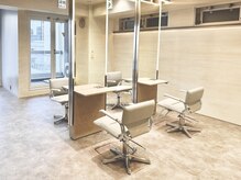 ラフィス ヘアー シセイ 名古屋2号店(La fith hair SHISEI)の雰囲気（アットホームな空間でゆったり過ごせます♪）