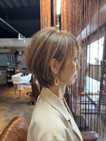ジューク(19) 首元すっきりショートボブ/透明感ベージュ/白髪ぼかしカラー