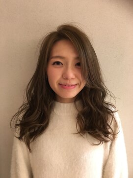 ロンド 銀座(Lond) 透明感☆ミルクティーアッシュベージュ 担当 伊原