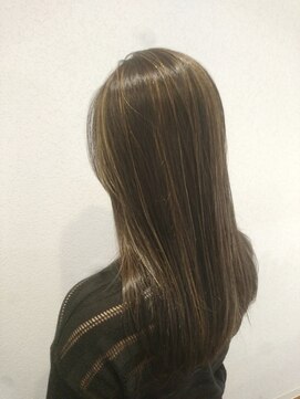 リアム ヘアアンドメイク(liam hair and make) コントラストハイライト