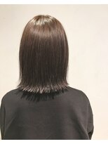 ヴァンクシー バイ ルナ(VANKCY by Luna)&nbsp;大人ボブ 伸ばしかけ 簡単 スタイリング アッシュ 向ケ丘遊園 楽