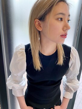 リノショアーズ 日本大通り店(RINOSHORES) 【ハイライト＋ワンカラー】ミディアムレイヤー/ペールベージュ