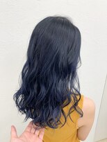 オーロ 池田店(ORO)&nbsp;ネイビーブルーのナチュラル外国人風バレイヤージュカラー☆