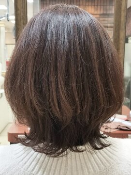 ヘアークリアー 春日部 大人可愛い外ハネミディアムレイヤー/小顔効果◎/30代40代50代