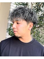 サロン ド ロイ(Salon de Roi)&nbsp;ホワイトメッシュツイストスパイラル関西神戸三宮メンズパーマ