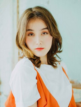 スタリー(Starry) 柔らかウェーブミディ20代/30代/40代/ハレマチ通り