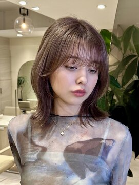 ミズチャーム(Ms.CHARM) 外ハネくびれミディアム/顔まわりカット/グレージュ/シースルー