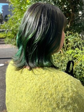 ナカオコアフュール(NAKAO COIFFURE) グラデーションカラー　グリーン　ミディアムレイヤー　くびれ