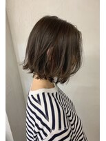 トイロ 横浜(Toiro)&nbsp;外はねボブレイヤーボブ切りっぱなしボブ白髪ぼかし白髪染め