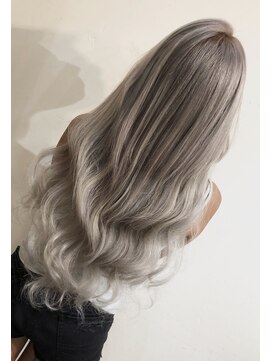 ラピス 名古屋本店(Lapis) 【Lapis 名古屋】外国人風ホワイトカラー